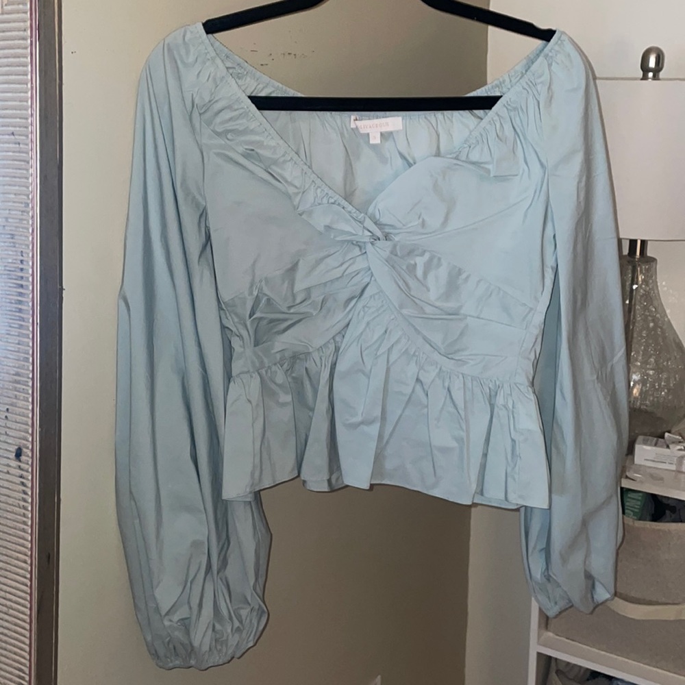 Long sleeve puffed top